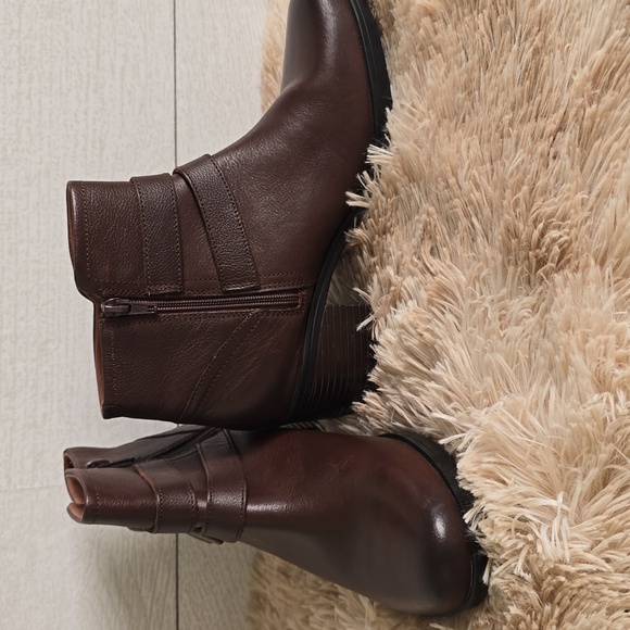 Clarks Collection Ultimate Comfort Hollis Pearl Ankle Boots-NWOT - Picture 3 of 9